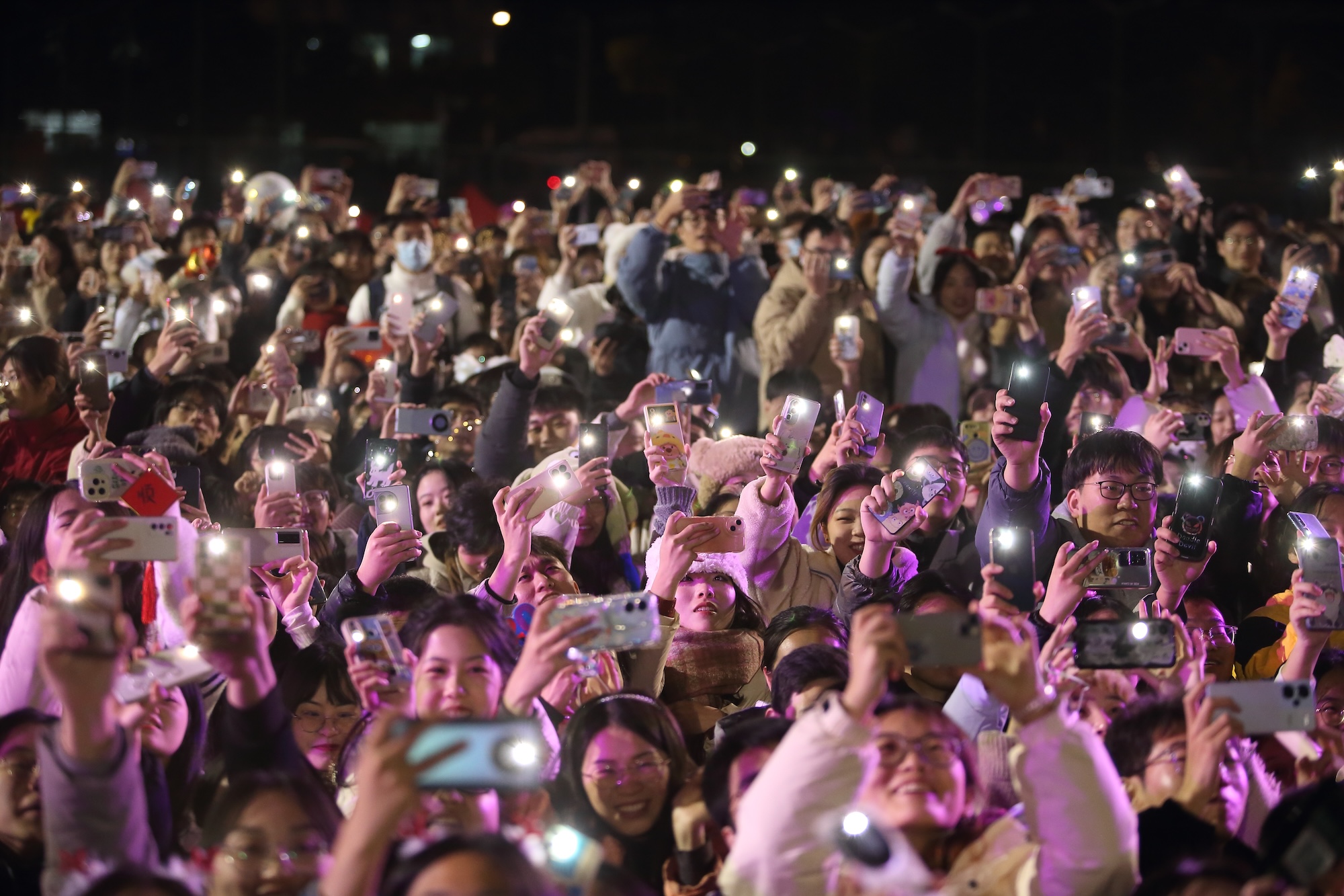 员工互动（侯国涛 摄）